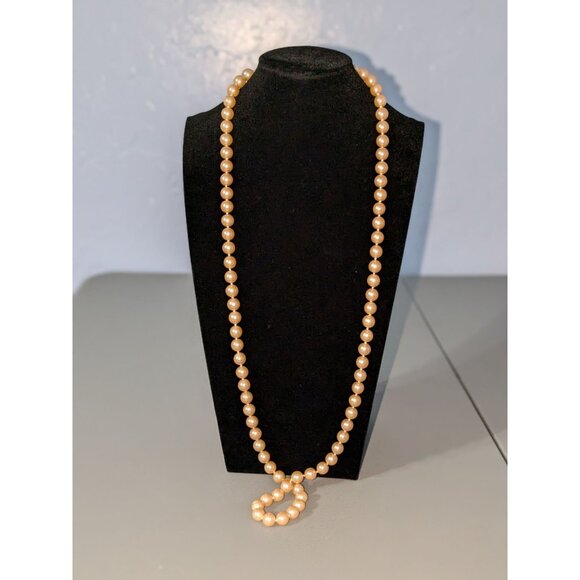 Jewelry - Elegant Faux Pearl Necklace